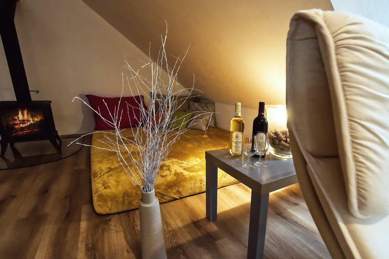 "U Capa" Krasny Apartman V Sedleci Седлец Екстериор снимка