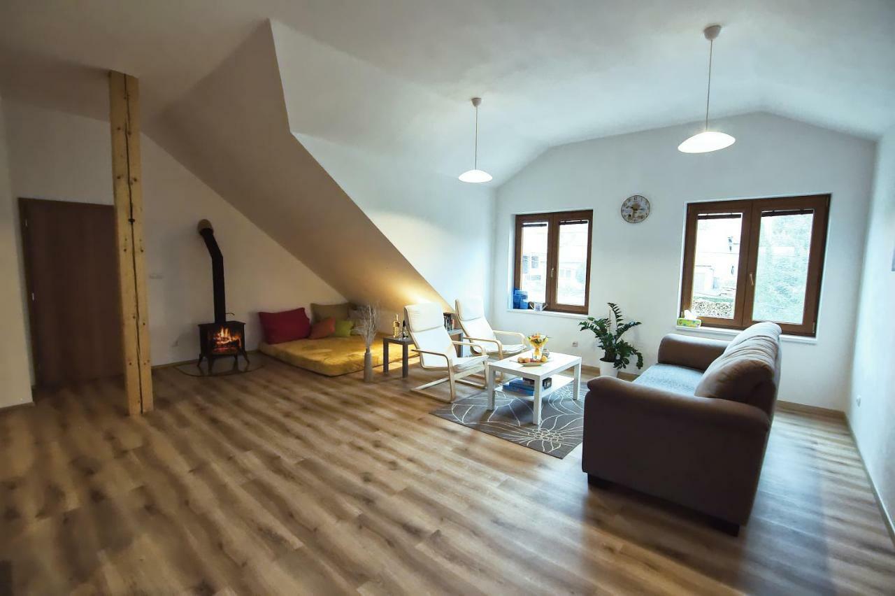 "U Capa" Krasny Apartman V Sedleci Седлец Екстериор снимка