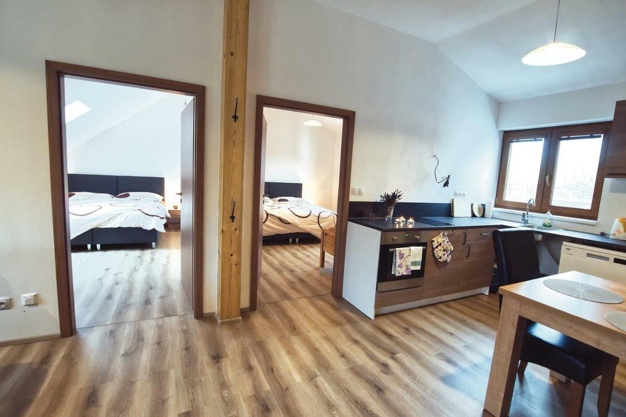"U Capa" Krasny Apartman V Sedleci Седлец Екстериор снимка