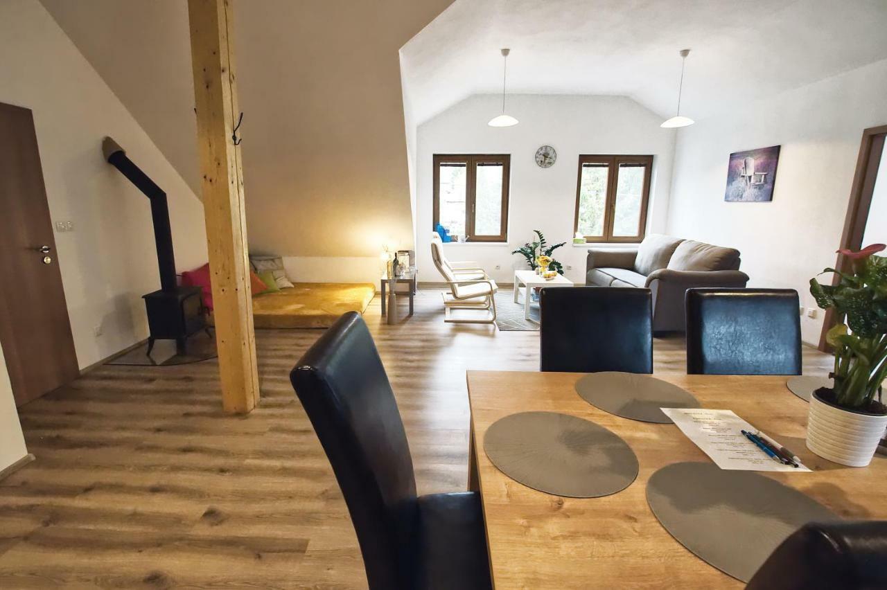 "U Capa" Krasny Apartman V Sedleci Седлец Екстериор снимка