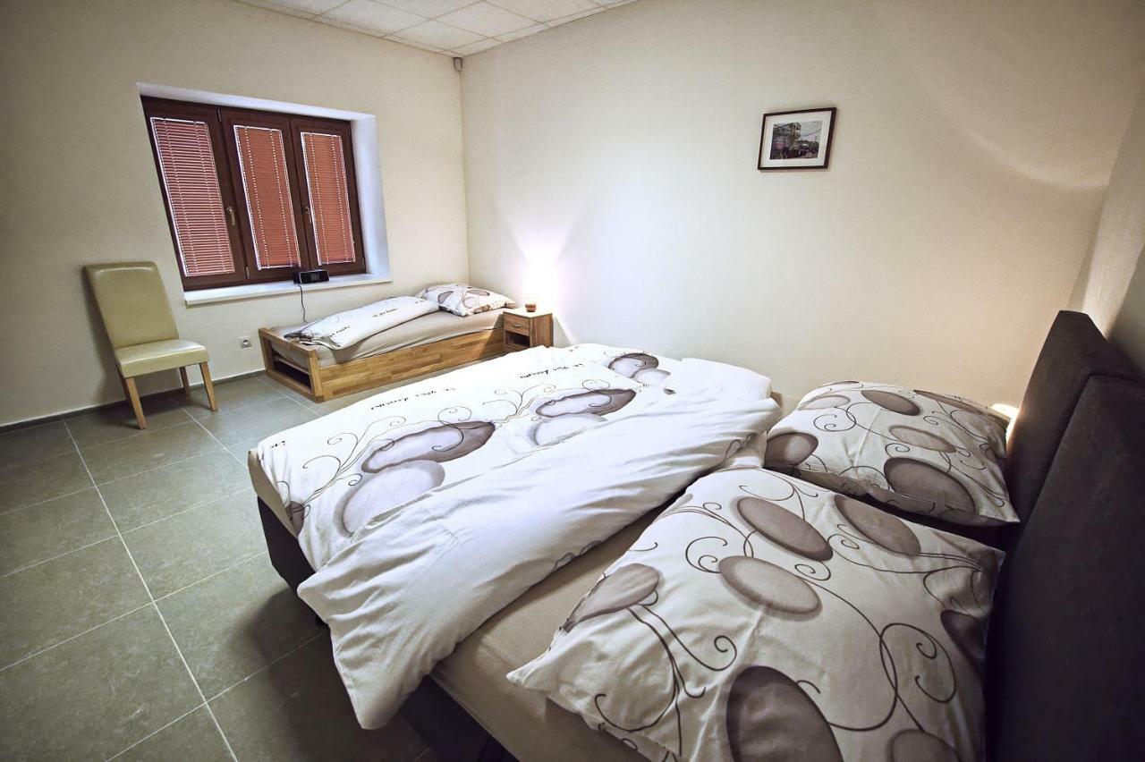 "U Capa" Krasny Apartman V Sedleci Седлец Екстериор снимка